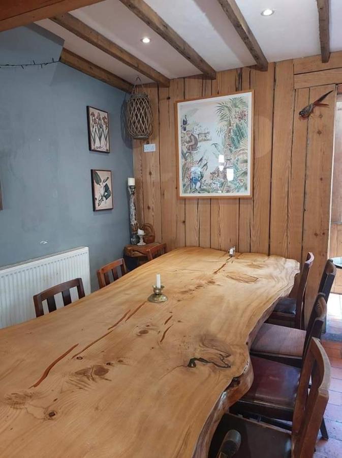 Llandudno Apartment, Quirky Pub With Tropical Beer Garden Exterior foto